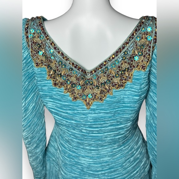 Mary McFadden Couture Long-sleeve Turquoise Pleated Accordion Gown - Picture 9 of 15